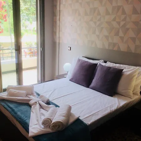 Posto Kalamaki Seaside 20 M From The Sandy Beach 아파트 Galatás