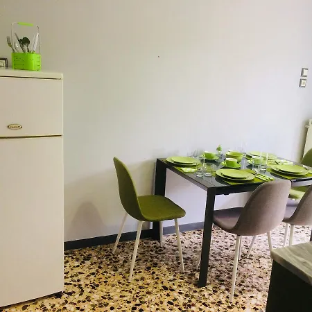 아파트 Posto Kalamaki Seaside 20 M From The Sandy Beach