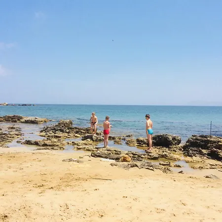 Posto Kalamaki Seaside 20 M From The Sandy Beach 아파트 Galatás