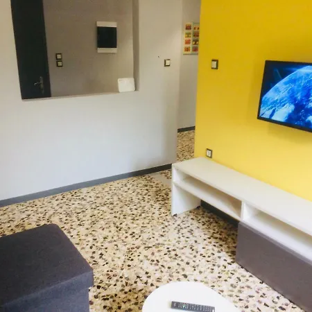 Apartamento Posto Kalamaki Seaside 20 M From The Sandy Beach Galatás
